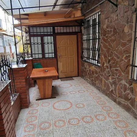 між центром і вокзалом *