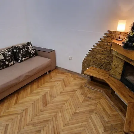 між центром і вокзалом Apartment