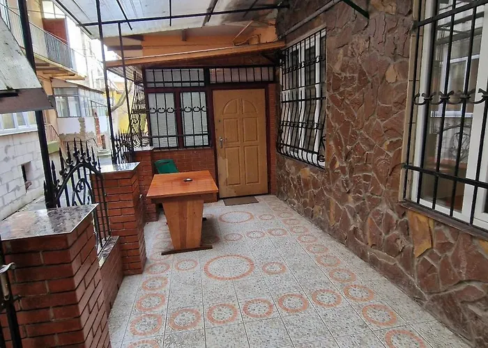 між центром і вокзалом *